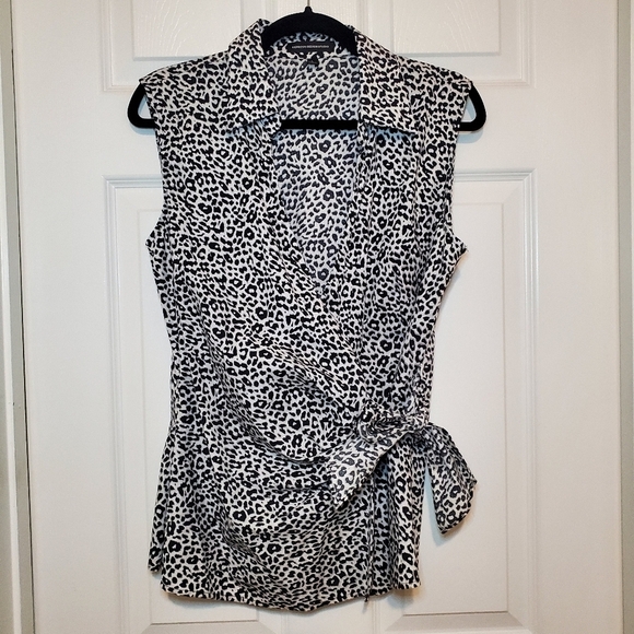 Express Design Studio wrap top Sz L NWOT - Picture 1 of 8